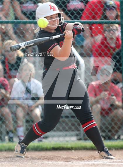 Thumbnail 2 in Dover vs. Logan Elm (OHSAA D2 Regional Final) photogallery.
