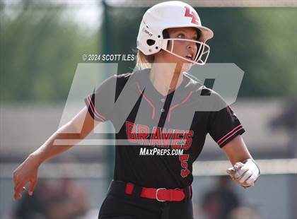 Thumbnail 1 in Dover vs. Logan Elm (OHSAA D2 Regional Final) photogallery.