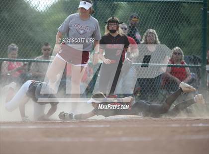 Thumbnail 3 in Dover vs. Logan Elm (OHSAA D2 Regional Final) photogallery.