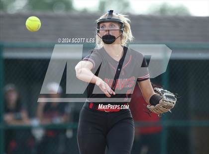 Thumbnail 1 in Dover vs. Logan Elm (OHSAA D2 Regional Final) photogallery.