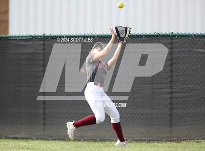 Thumbnail 1 in Dover vs. Logan Elm (OHSAA D2 Regional Final) photogallery.