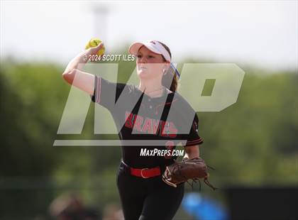 Thumbnail 3 in Dover vs. Logan Elm (OHSAA D2 Regional Final) photogallery.