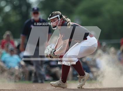 Thumbnail 2 in Dover vs. Logan Elm (OHSAA D2 Regional Final) photogallery.