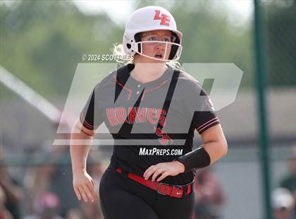Thumbnail 1 in Dover vs. Logan Elm (OHSAA D2 Regional Final) photogallery.