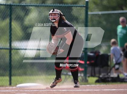 Thumbnail 2 in Dover vs. Logan Elm (OHSAA D2 Regional Final) photogallery.