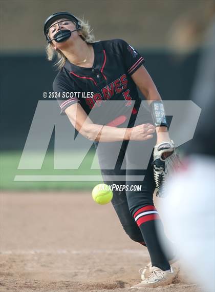 Thumbnail 3 in Dover vs. Logan Elm (OHSAA D2 Regional Final) photogallery.