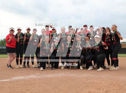 Thumbnail 2 in Dover vs. Logan Elm (OHSAA D2 Regional Final) photogallery.