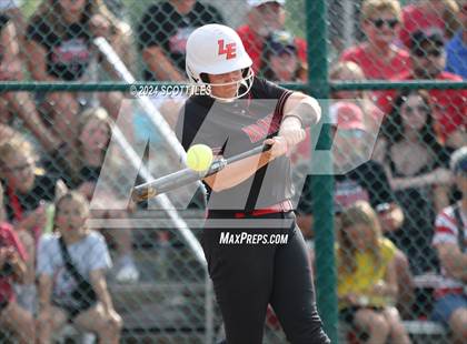 Thumbnail 3 in Dover vs. Logan Elm (OHSAA D2 Regional Final) photogallery.