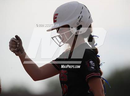 Thumbnail 1 in Dover vs. Logan Elm (OHSAA D2 Regional Final) photogallery.