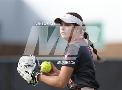 Thumbnail 3 in Dover vs. Logan Elm (OHSAA D2 Regional Final) photogallery.