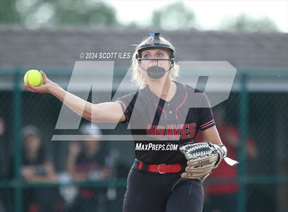 Thumbnail 3 in Dover vs. Logan Elm (OHSAA D2 Regional Final) photogallery.