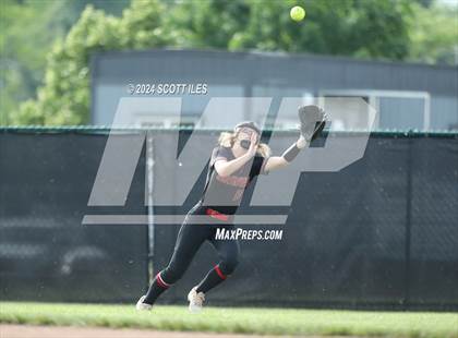 Thumbnail 2 in Dover vs. Logan Elm (OHSAA D2 Regional Final) photogallery.