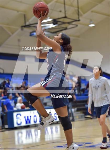 Thumbnail 2 in Perry @ Chandler photogallery.