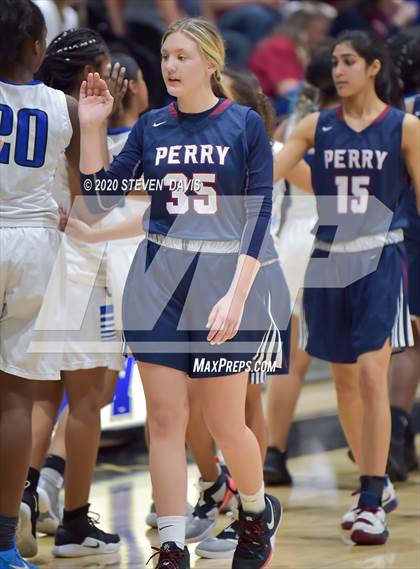 Thumbnail 2 in Perry @ Chandler photogallery.