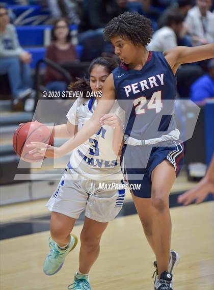 Thumbnail 1 in Perry @ Chandler photogallery.