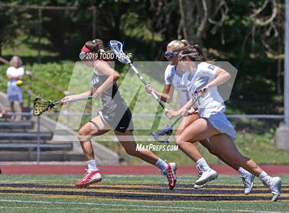 Thumbnail 3 in Darien vs. New Canaan (CIAC Class L Final) photogallery.