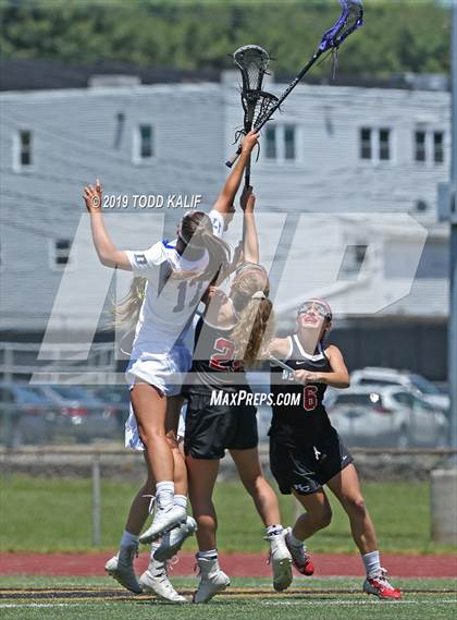 Thumbnail 3 in Darien vs. New Canaan (CIAC Class L Final) photogallery.