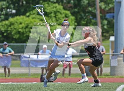 Thumbnail 3 in Darien vs. New Canaan (CIAC Class L Final) photogallery.