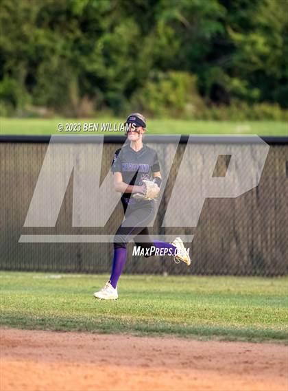 Thumbnail 2 in Marianna vs West Nassau (FHSAA 3A Region 1 Quarterfinal) photogallery.