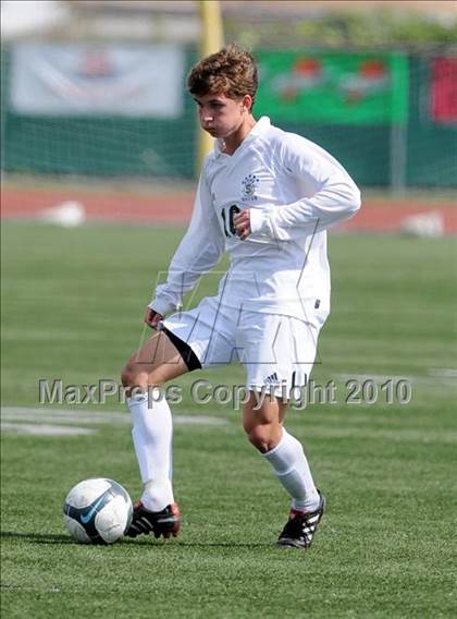 Thumbnail 2 in Santa Barbara vs. Corona del Mar (CIF SoCal D2 Regional Final) photogallery.