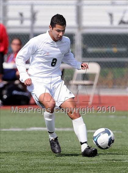 Thumbnail 2 in Santa Barbara vs. Corona del Mar (CIF SoCal D2 Regional Final) photogallery.