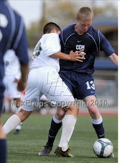 Thumbnail 2 in Santa Barbara vs. Corona del Mar (CIF SoCal D2 Regional Final) photogallery.