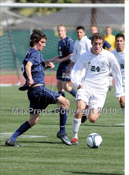 Thumbnail 2 in Santa Barbara vs. Corona del Mar (CIF SoCal D2 Regional Final) photogallery.