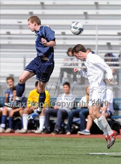 Thumbnail 3 in Santa Barbara vs. Corona del Mar (CIF SoCal D2 Regional Final) photogallery.