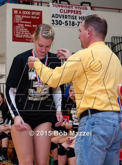 Thumbnail 2 in Aquinas [St. Thomas] vs Southern (OHSAA D4 Columbiana District Playoff) photogallery.