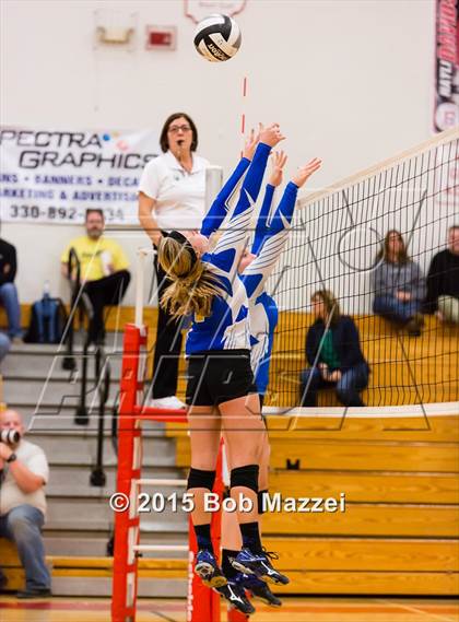 Thumbnail 3 in Aquinas [St. Thomas] vs Southern (OHSAA D4 Columbiana District Playoff) photogallery.