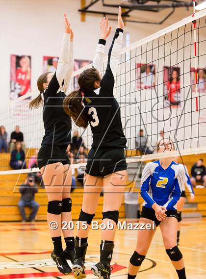 Thumbnail 3 in Aquinas [St. Thomas] vs Southern (OHSAA D4 Columbiana District Playoff) photogallery.