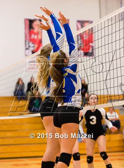 Thumbnail 2 in Aquinas [St. Thomas] vs Southern (OHSAA D4 Columbiana District Playoff) photogallery.