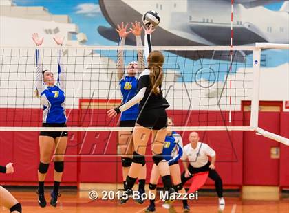 Thumbnail 3 in Aquinas [St. Thomas] vs Southern (OHSAA D4 Columbiana District Playoff) photogallery.