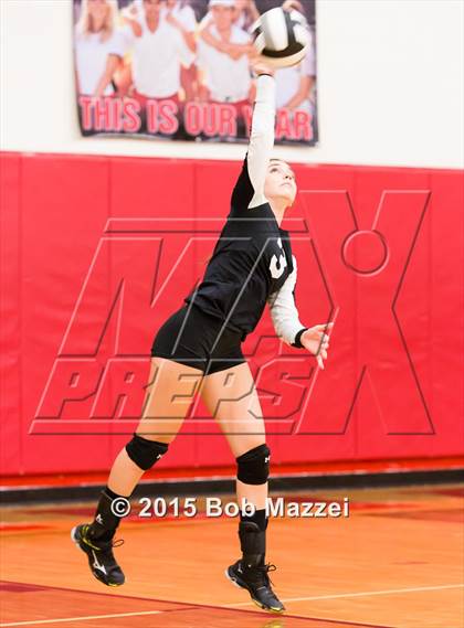 Thumbnail 2 in Aquinas [St. Thomas] vs Southern (OHSAA D4 Columbiana District Playoff) photogallery.