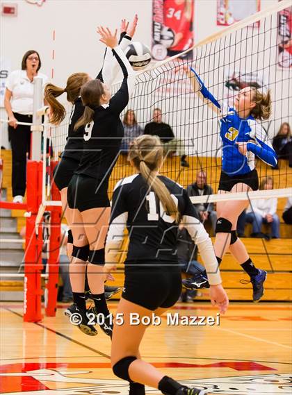 Thumbnail 3 in Aquinas [St. Thomas] vs Southern (OHSAA D4 Columbiana District Playoff) photogallery.