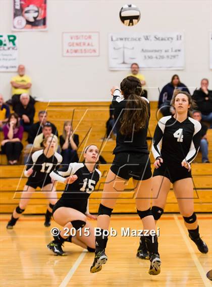 Thumbnail 1 in Aquinas [St. Thomas] vs Southern (OHSAA D4 Columbiana District Playoff) photogallery.