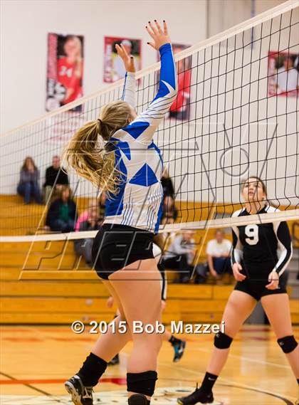 Thumbnail 2 in Aquinas [St. Thomas] vs Southern (OHSAA D4 Columbiana District Playoff) photogallery.