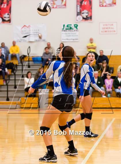 Thumbnail 3 in Aquinas [St. Thomas] vs Southern (OHSAA D4 Columbiana District Playoff) photogallery.