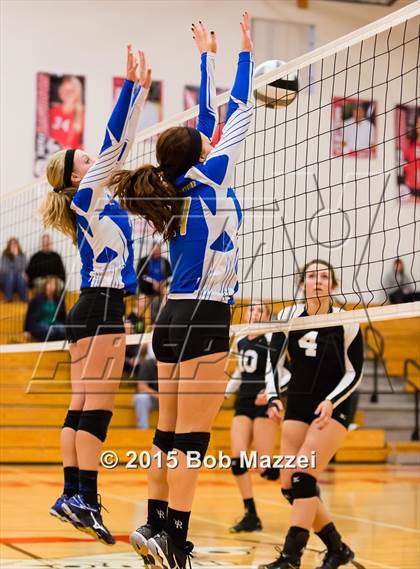 Thumbnail 2 in Aquinas [St. Thomas] vs Southern (OHSAA D4 Columbiana District Playoff) photogallery.