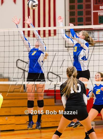 Thumbnail 2 in Aquinas [St. Thomas] vs Southern (OHSAA D4 Columbiana District Playoff) photogallery.