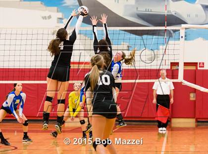 Thumbnail 3 in Aquinas [St. Thomas] vs Southern (OHSAA D4 Columbiana District Playoff) photogallery.