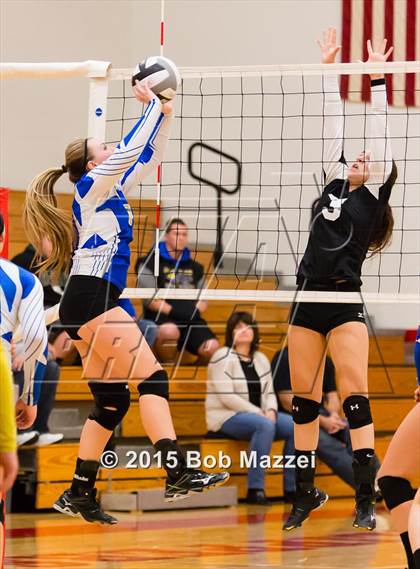 Thumbnail 1 in Aquinas [St. Thomas] vs Southern (OHSAA D4 Columbiana District Playoff) photogallery.