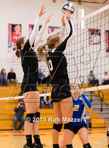 Thumbnail 3 in Aquinas [St. Thomas] vs Southern (OHSAA D4 Columbiana District Playoff) photogallery.