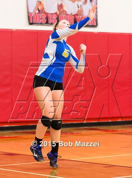 Thumbnail 2 in Aquinas [St. Thomas] vs Southern (OHSAA D4 Columbiana District Playoff) photogallery.