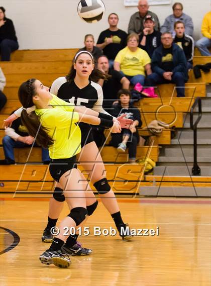 Thumbnail 2 in Aquinas [St. Thomas] vs Southern (OHSAA D4 Columbiana District Playoff) photogallery.