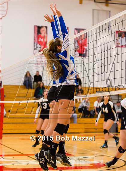 Thumbnail 3 in Aquinas [St. Thomas] vs Southern (OHSAA D4 Columbiana District Playoff) photogallery.