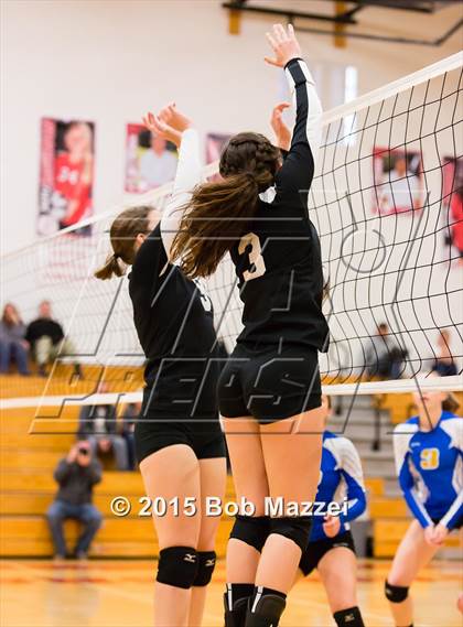 Thumbnail 2 in Aquinas [St. Thomas] vs Southern (OHSAA D4 Columbiana District Playoff) photogallery.