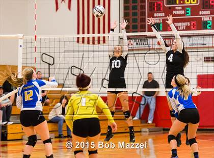 Thumbnail 2 in Aquinas [St. Thomas] vs Southern (OHSAA D4 Columbiana District Playoff) photogallery.