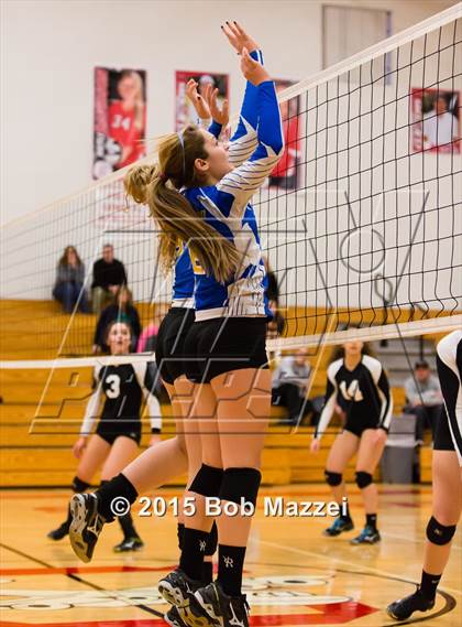 Thumbnail 1 in Aquinas [St. Thomas] vs Southern (OHSAA D4 Columbiana District Playoff) photogallery.