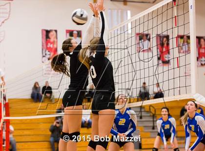 Thumbnail 2 in Aquinas [St. Thomas] vs Southern (OHSAA D4 Columbiana District Playoff) photogallery.